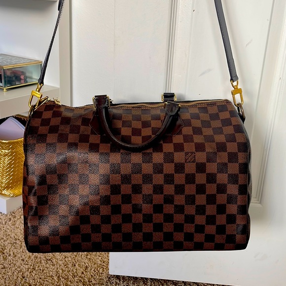 Louis Vuitton Handbags - Authentic Louis Vuitton 35 Bandalier ebene .